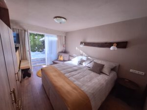 Großes Schlafzimmer